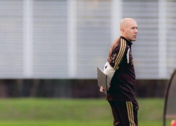 Leonardo Jardim é comunicado e Flamengo já prepara anúncio de novo treinador