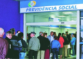 Lula acaba com regra dos 45 dias e mexe na fila do INSS