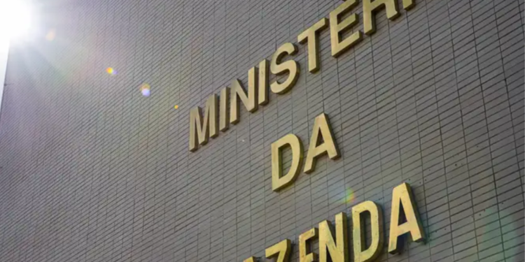 Ministério da Fazenda vai liberar crédito para trabalhadores e desconto será direto na folha de pagamento