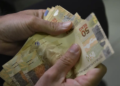 Quem trabalhar no dia 09/07 terá direito a receber salário em dobro no Brasil