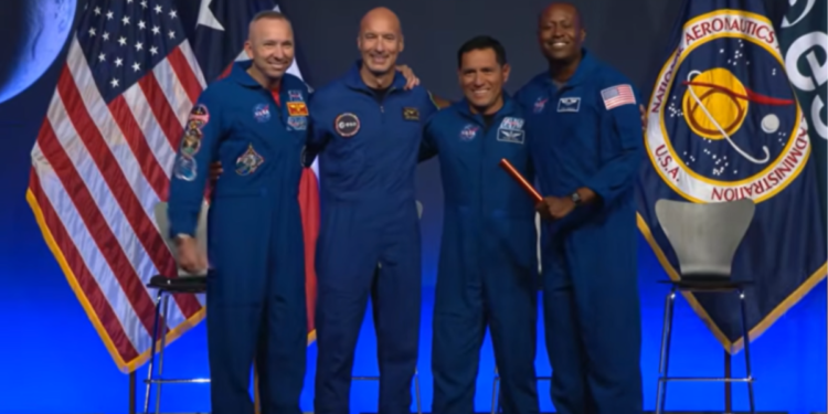 Tem brasileiro? NASA anuncia os 4 astronautas que vão retornar à Lua