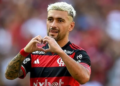 Torcida do Flamengo recebe aviso sobre despedida de Arrascaeta