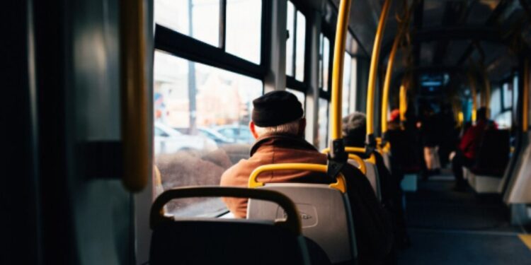 Governo anuncia péssima notícia para quem utiliza transporte coletivo em 2026