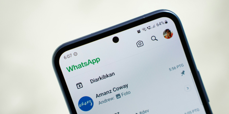 WhatsApp emite comunicado para brasileiros com celulares Android