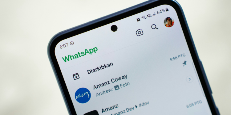 WhatsApp pede para que usuários cumpram nova exigência imediatamente — ou podem ficar sem nome no perfil