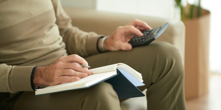A conta que quase ninguém faz e pode render R$ 3 mil por mês na aposentadoria