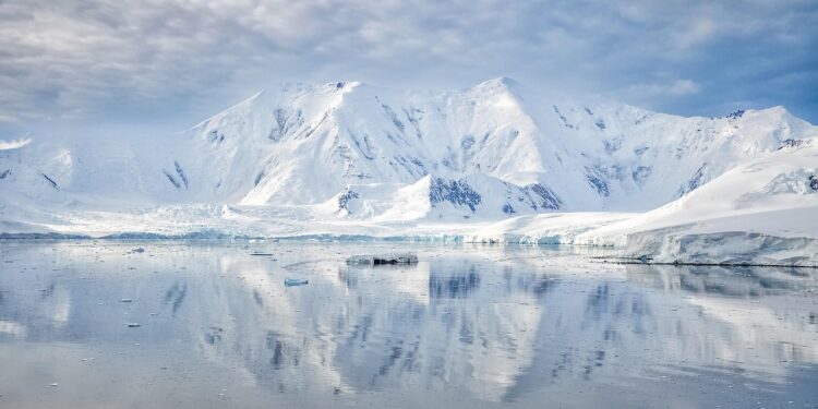Nem os melhores cientistas esperavam encontrar isso “escondido” sob o gelo da Antártica