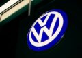 Após queda de R$ 74,4 bilhões nos lucros, Volkswagen comunica o fim das atividades até 2030 para milhares de funcionários