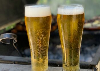 Brasileiros devem se preparar para aumento no preço da cerveja após mudança aprovada no país