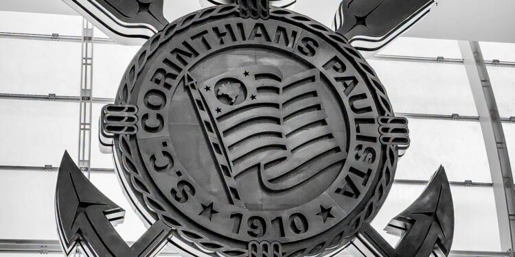 Enquanto todos prestam atenção na Copa, Corinthians assina com reforço de R$ 31 milhões