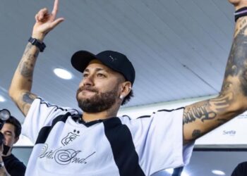 Neymar fecha contrato para “atuar” como jogador na China