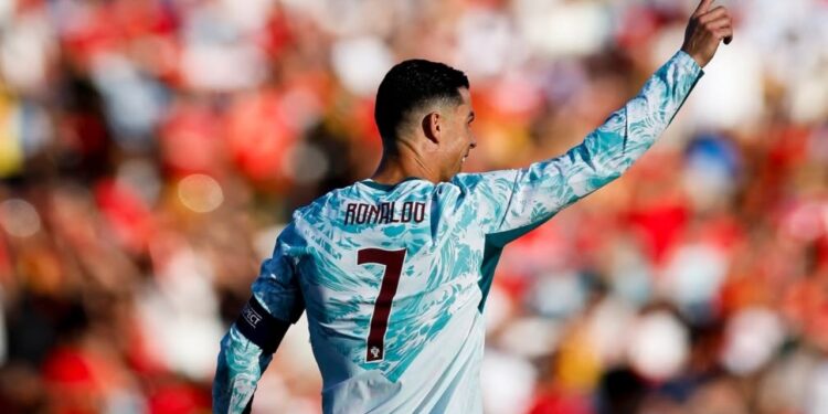 O salário de Cristiano Ronaldo na Arábia que faz ele ganhar mais de R$ 1 bilhão por ano