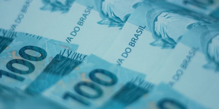 Pai bilionário promete fortuna de R$ 500 milhões para quem casar com sua filha
