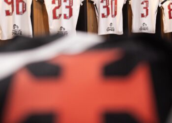 Torcida do Vasco é comunicada sobre troca no comando do clube durante a Copa do Mundo 2026