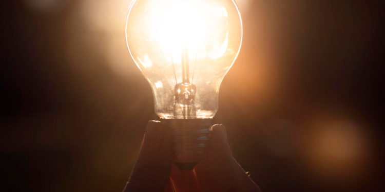 Brasileiros recebem alerta para aumento de até 10% na conta de luz a partir de 04/07
